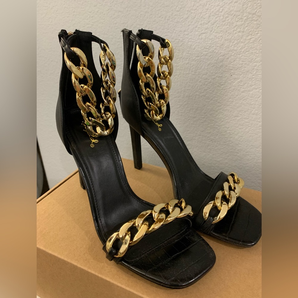Qupid Nordstrom chunky chain link heels 8.5 Versace style